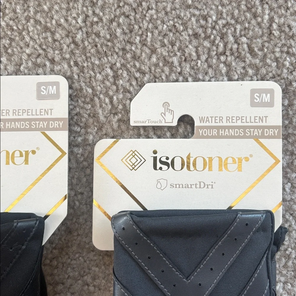 Isotoner set of 2 small medium gloves water repellent NWT